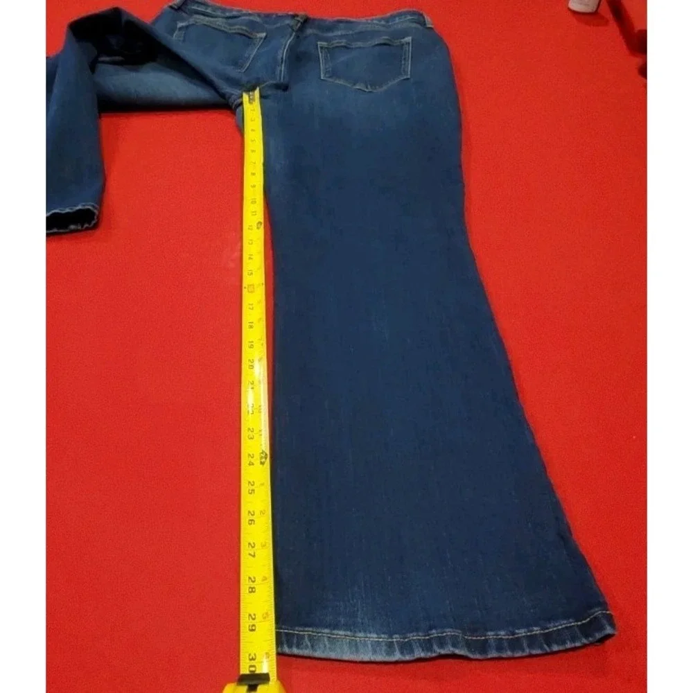 Sonoma Goods for Life women Blue Jeans‎ Curvy Bootcut Size 18 Pockets Zip Button